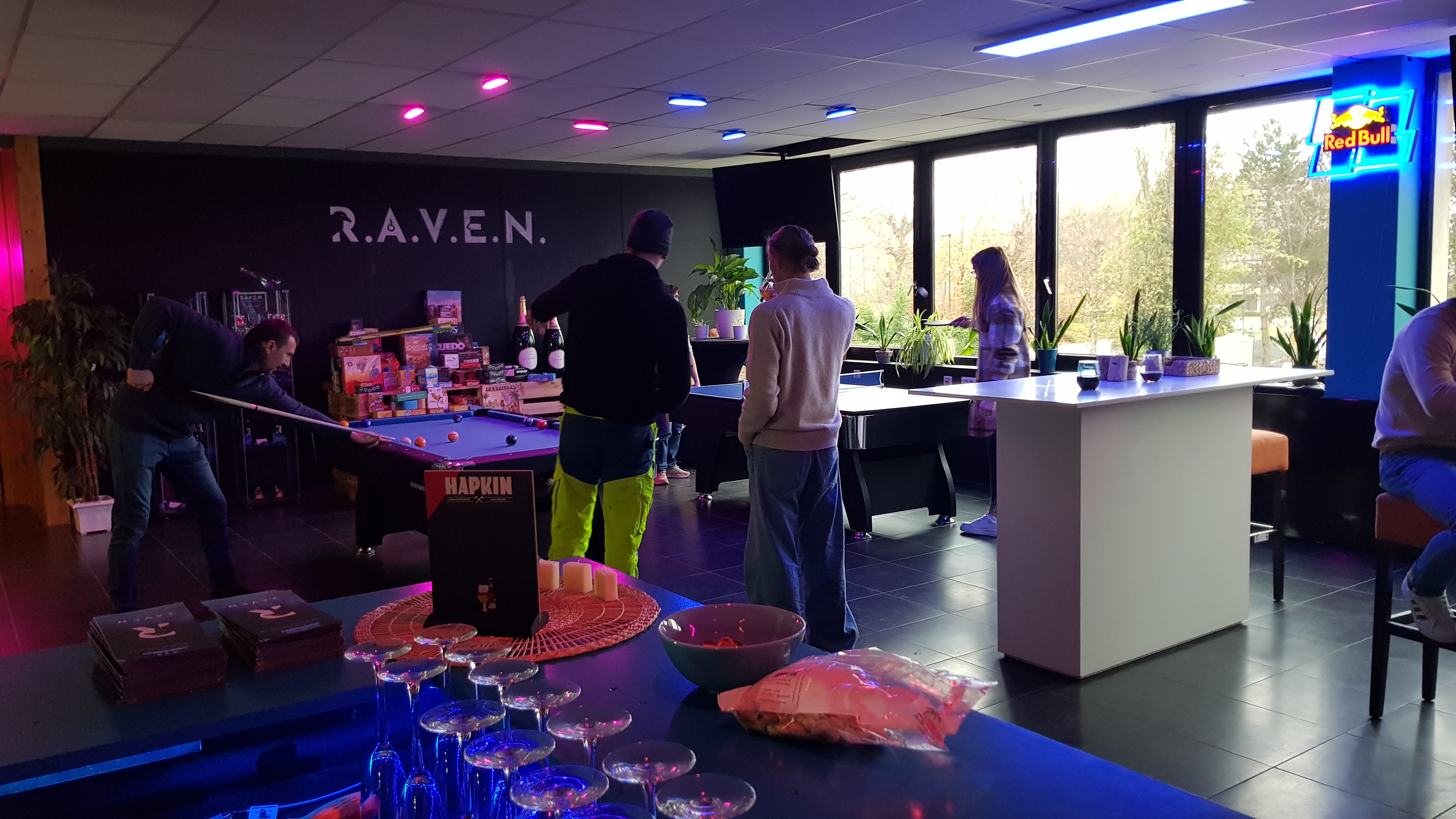 RAVEN party hall catering/open bar